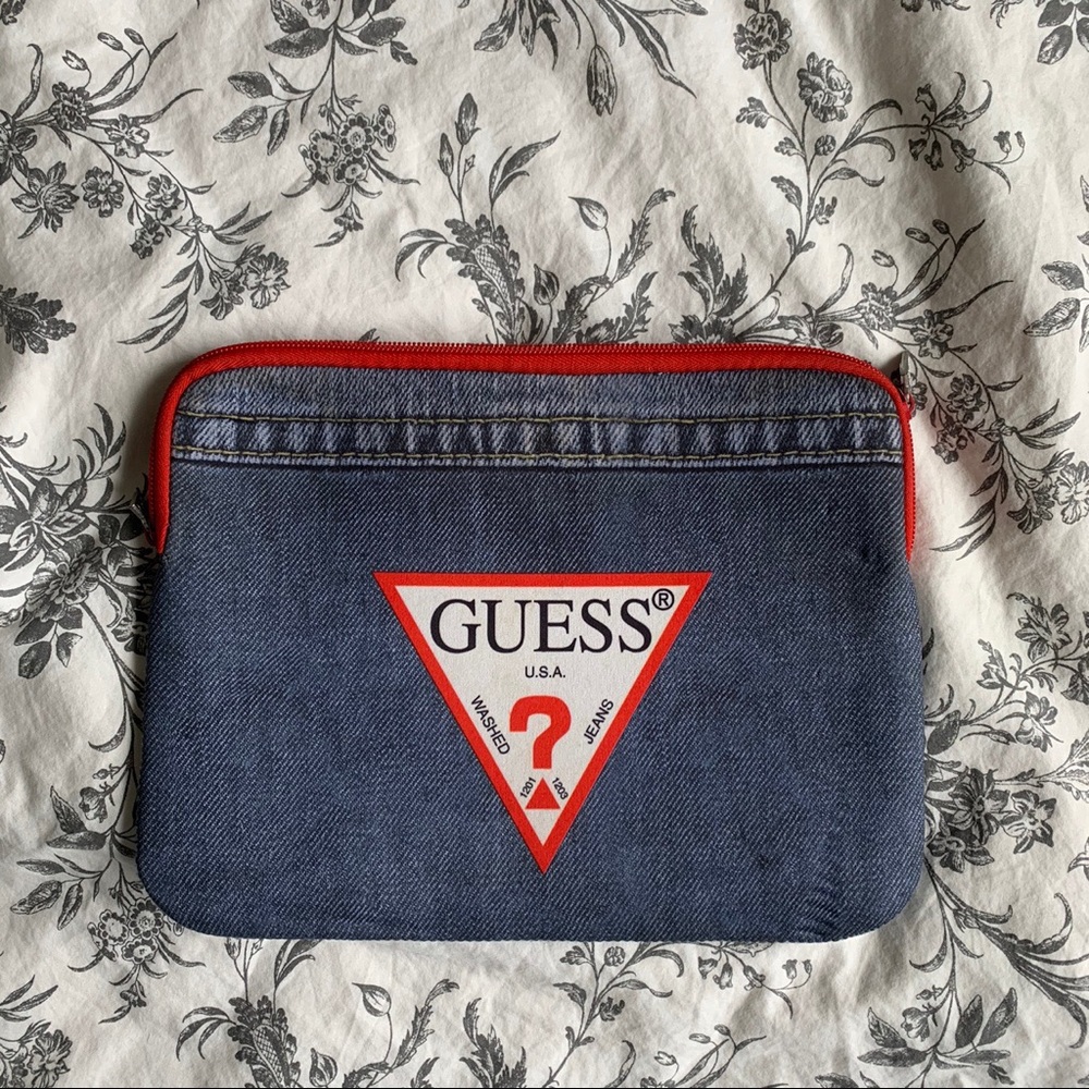 Guess IPAD Sleeve
